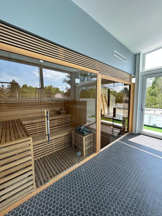 Villa Bauhaus Dream Deluxe T Siófok Buitenkant foto